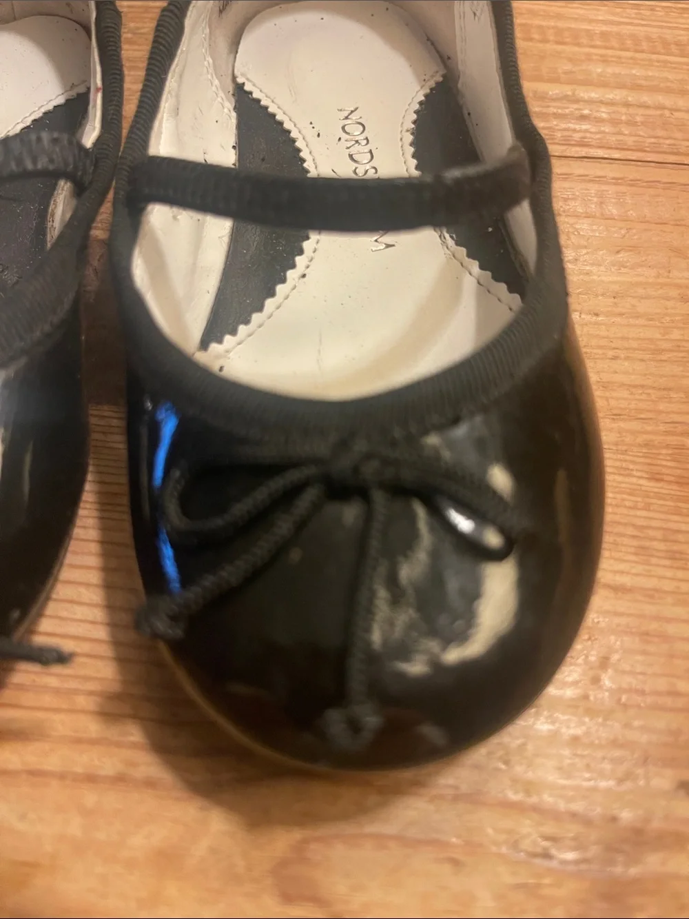 Nordstrom Girls Size 6 1/2M Black Patent Mary Jane Flats with Bow Never Worn